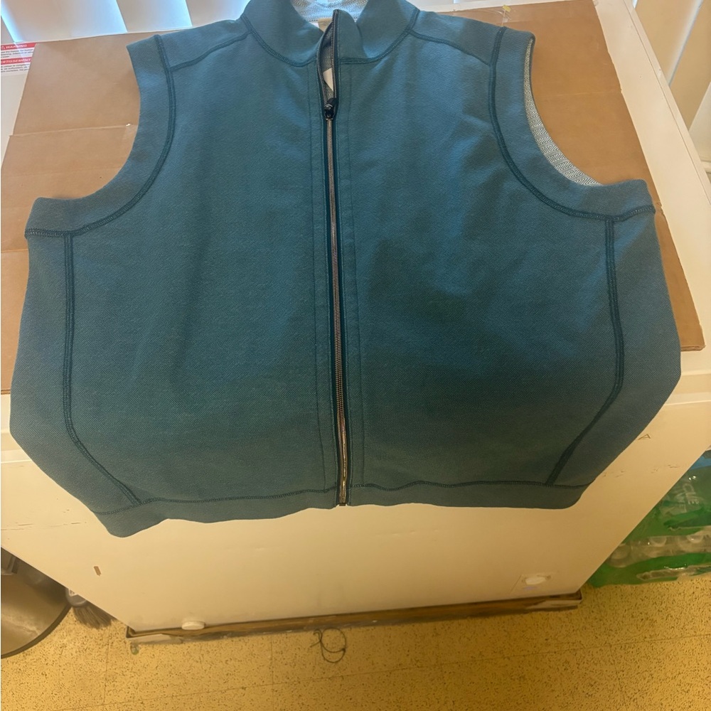 Tommy bahama reversible size large switch it up full zip vest